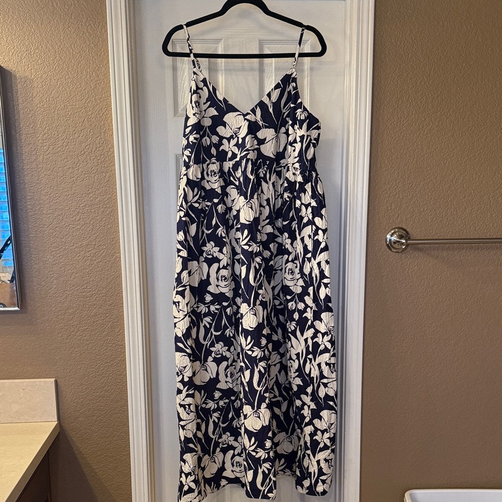 a new day Navy and White Floral Maxi Dress with Spaghetti Straps NWT XL